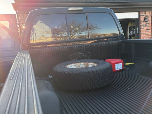 Used 2004 Ford F350 XLT image 14