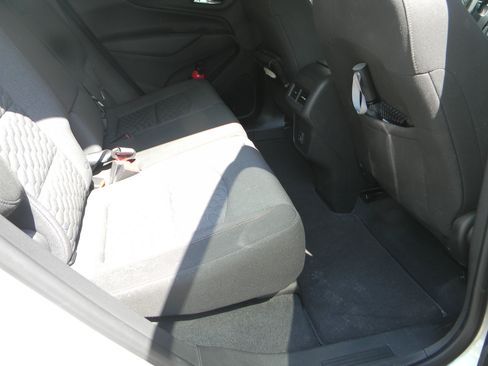 Used 2019 Chevrolet Equinox LT FWD image 14