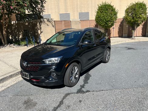 Used 2021 Buick Encore GX Preferred w/ Sport Touring Package FWD image 2