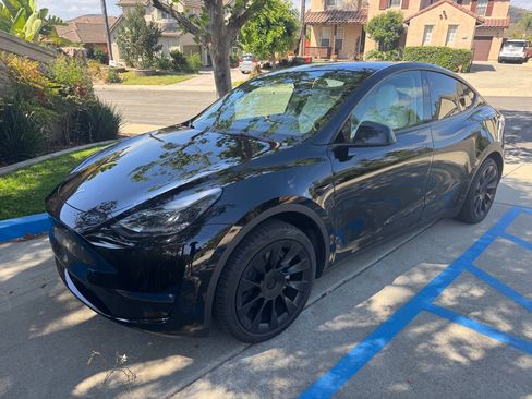 Used 2023 Tesla Model Y Long Range AWD/4WD image 4