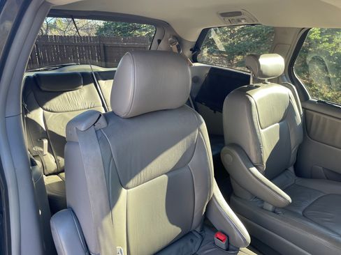 Used 2006 Toyota Sienna XLE Limited image 18