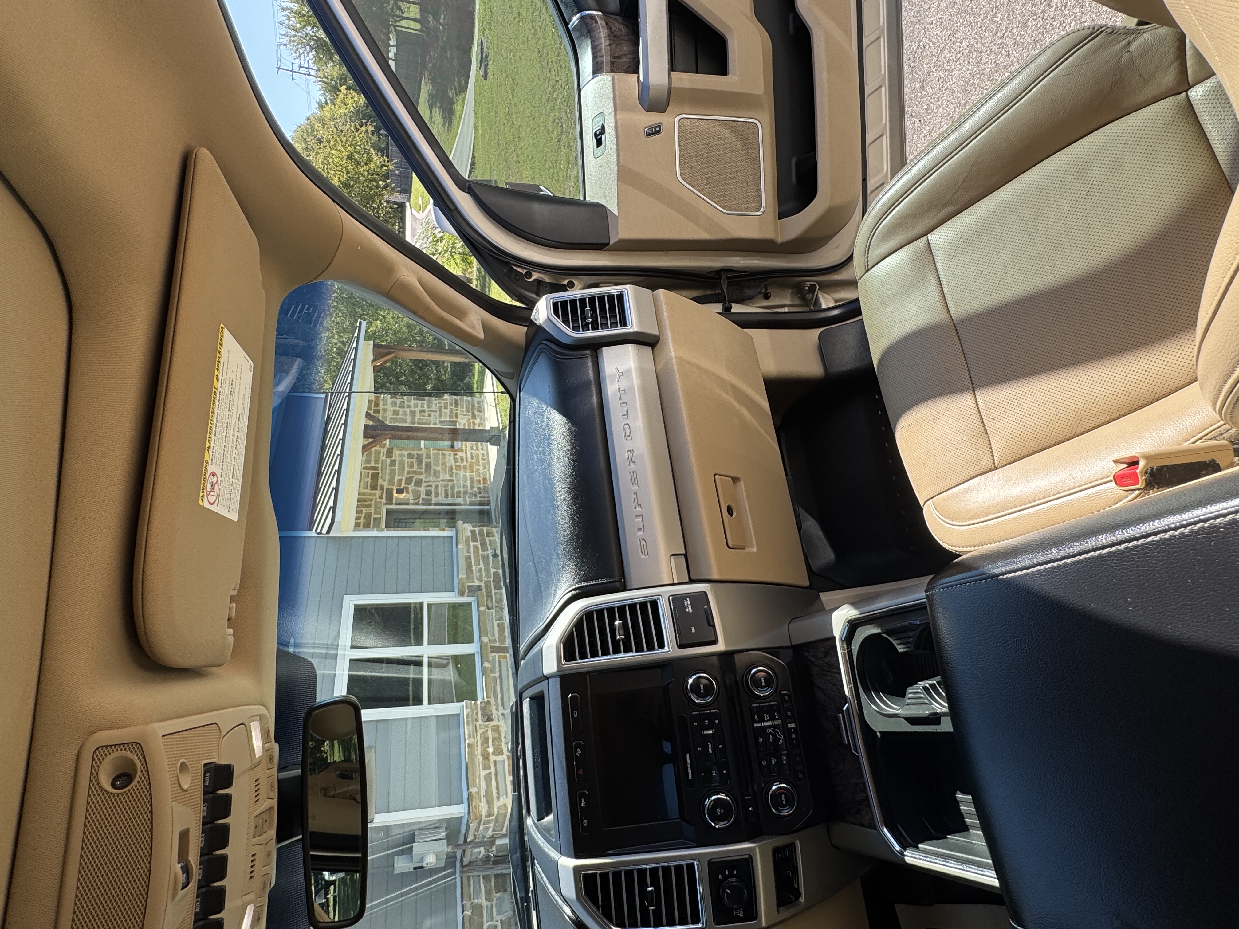 Used 2017 Ford F250 Lariat w/ Lariat Ultimate Package AWD/4WD image 9