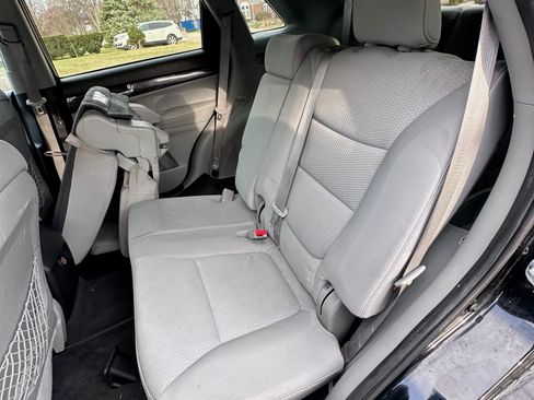 Used 2011 Kia Sorento LX w/ Convenience Pkg image 17