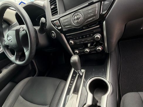 Used 2017 Nissan Pathfinder S FWD image 24
