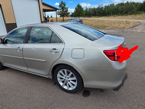 Used 2014 Toyota Camry XLE w/ Leather Package FWD image 5