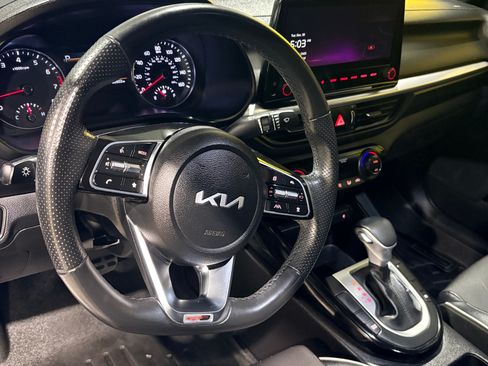 Used 2023 Kia Forte GT-Line w/ GT-Line Premium Package image 9