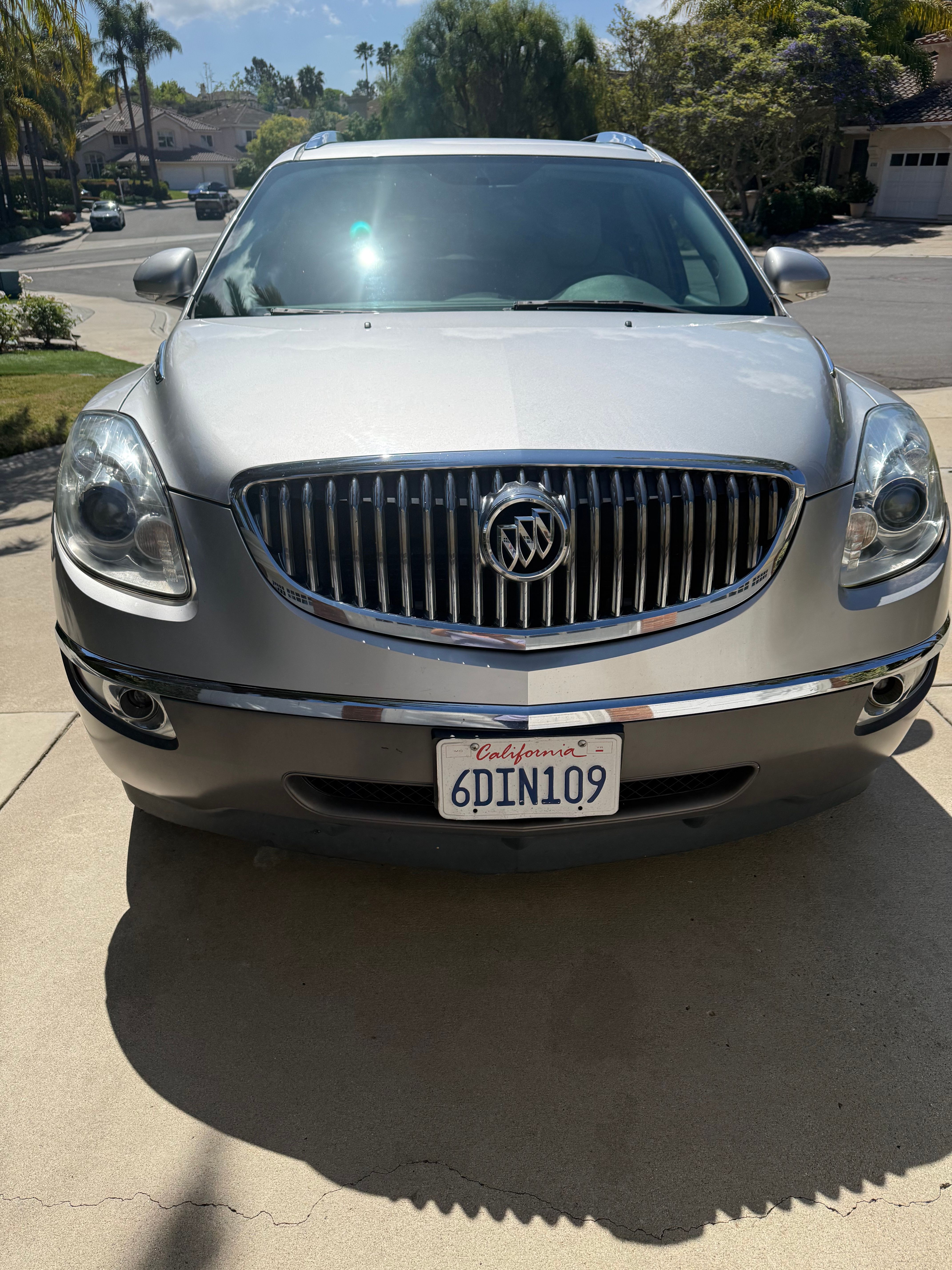 Used 2008 Buick Enclave CXL w/ Entertainment Package #4 FWD image 6
