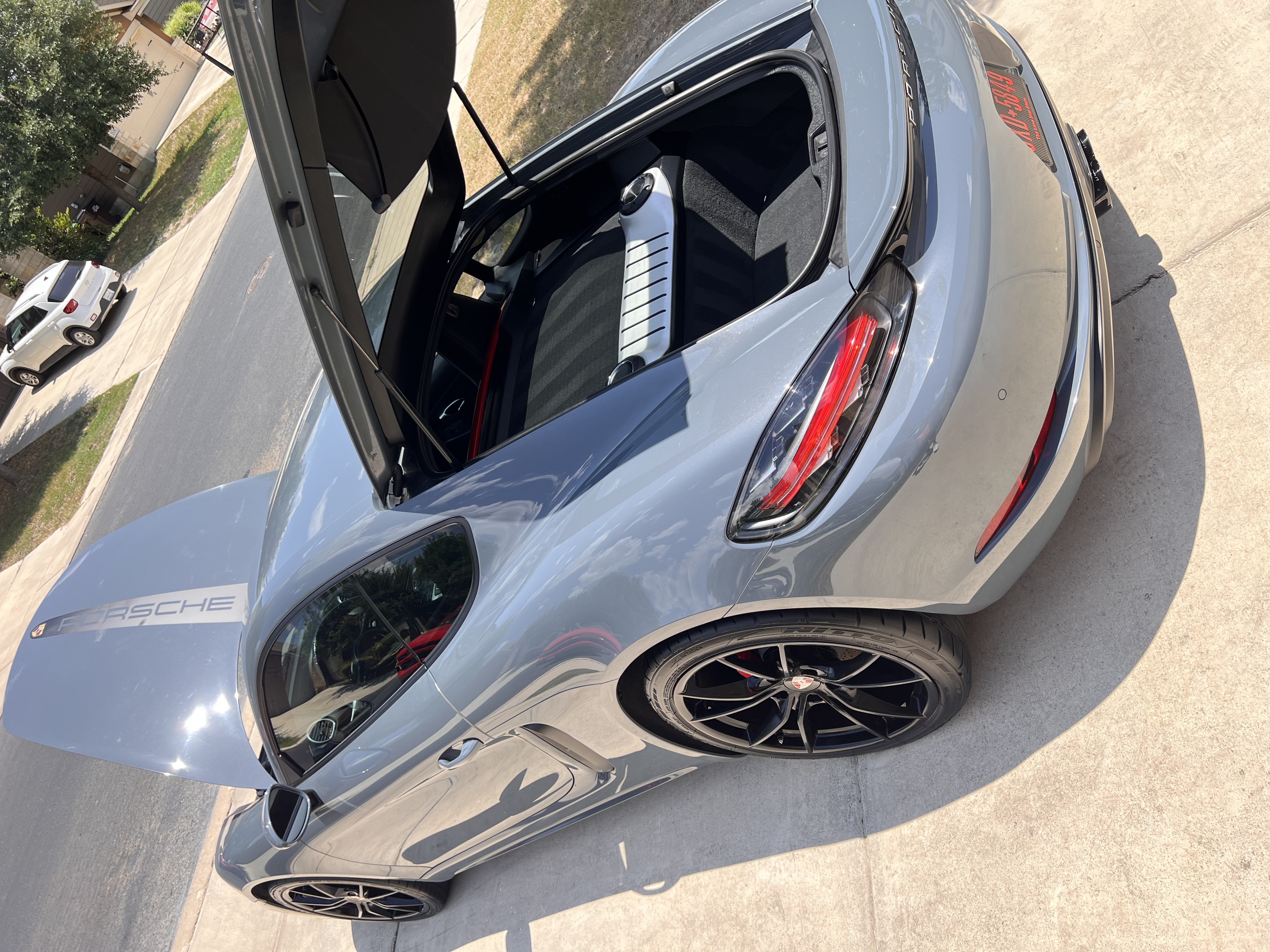 Used 2018 Porsche 718 Cayman RWD image 6
