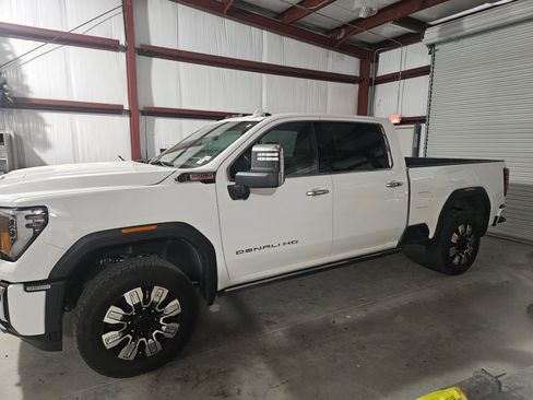 Used 2024 GMC Sierra 3500 Denali w/ Denali Reserve Package image 6
