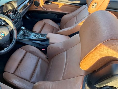 Used 2013 BMW 335i Convertible image 16