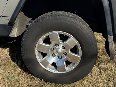 Used 2007 Toyota FJ Cruiser Sport Utility 2D image 10