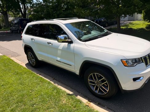 Used 2020 Jeep Grand Cherokee Limited AWD/4WD image 4