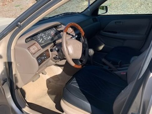 Used 2001 Toyota Camry XLE image 11