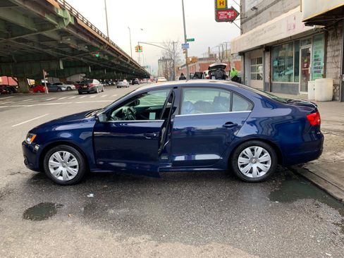 Used 2013 Volkswagen Jetta SE image 1