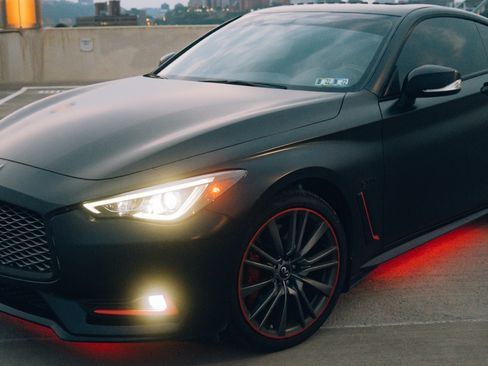 Used 2017 INFINITI Q60 Red Sport 400 image 16