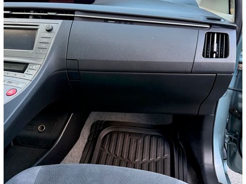 Used 2012 Toyota Prius Five image 16