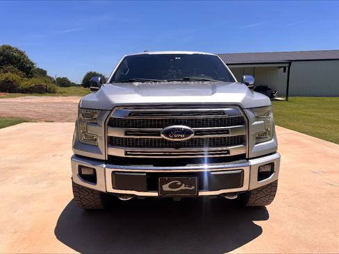 Used 2015 Ford F150 Platinum w/ Equipment Group 701A Luxury image 2