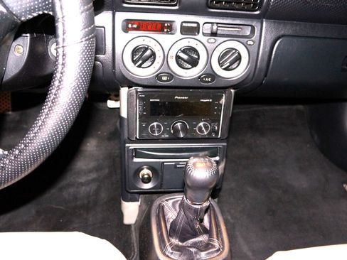 Used 2002 Toyota MR2 image 15