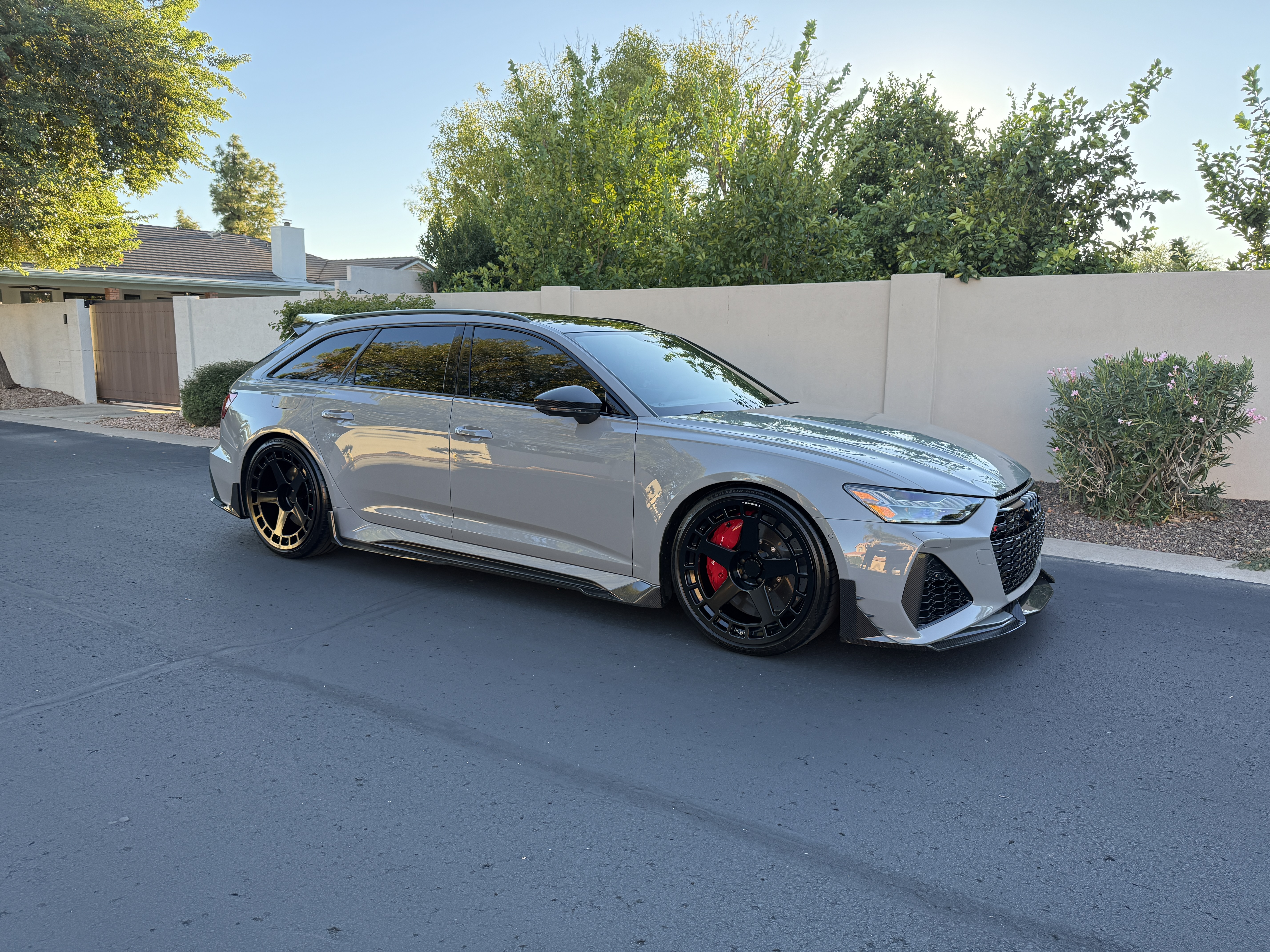Used 2021 Audi RS 6 AWD/4WD image 2