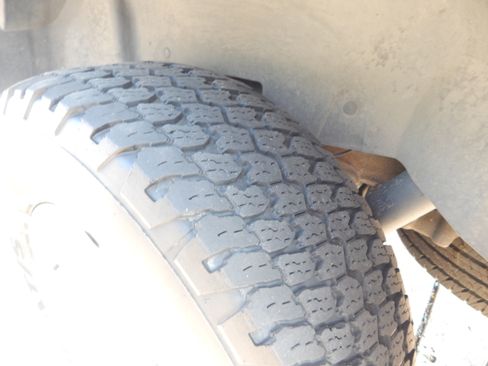 Used 2011 Chevrolet Avalanche LS RWD image 23