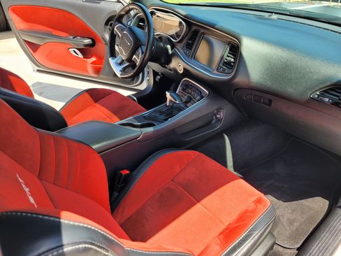 Used 2015 Dodge Challenger SRT w/ Technology Group image 12