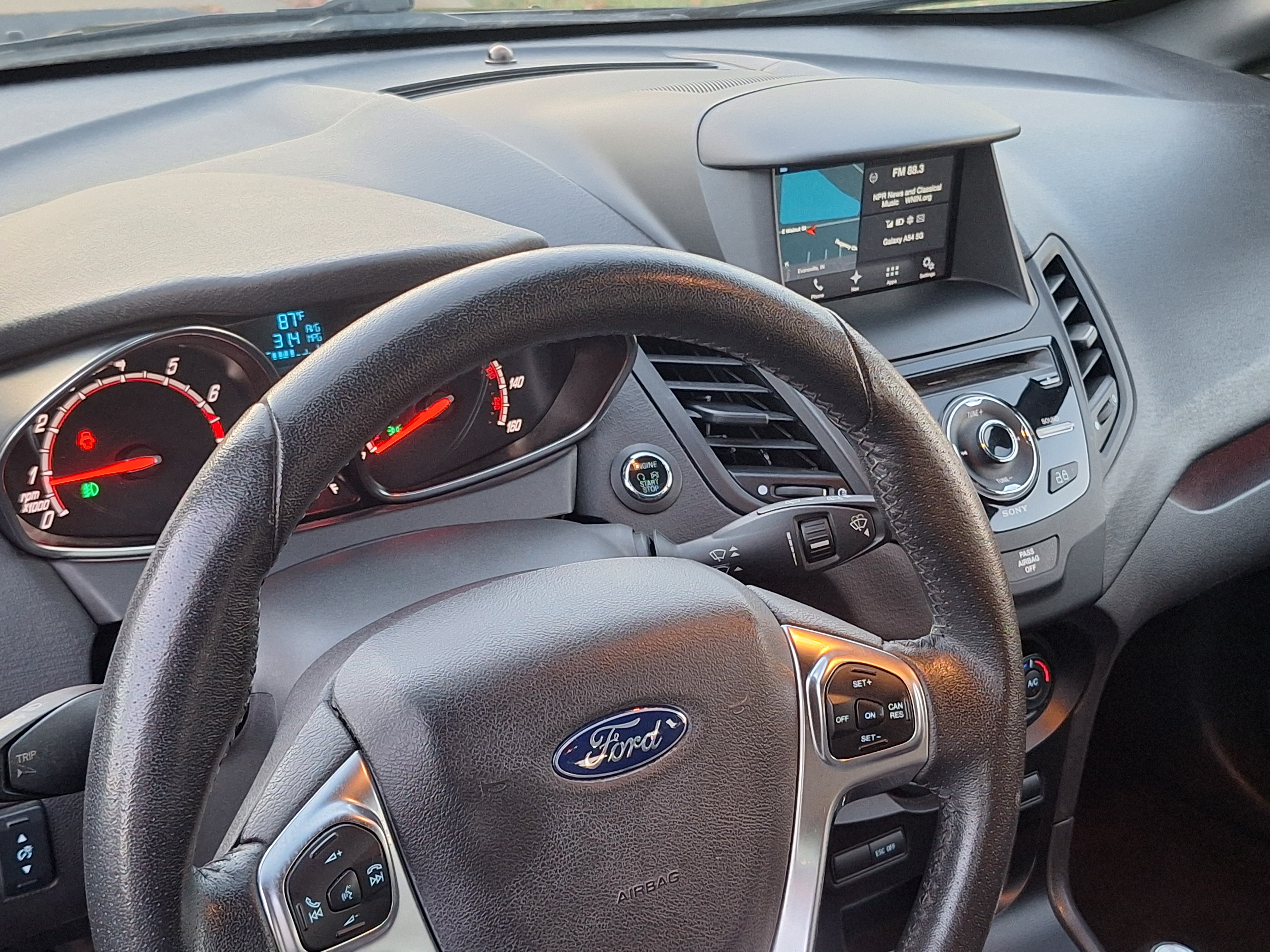 Used 2016 Ford Fiesta ST FWD image 13