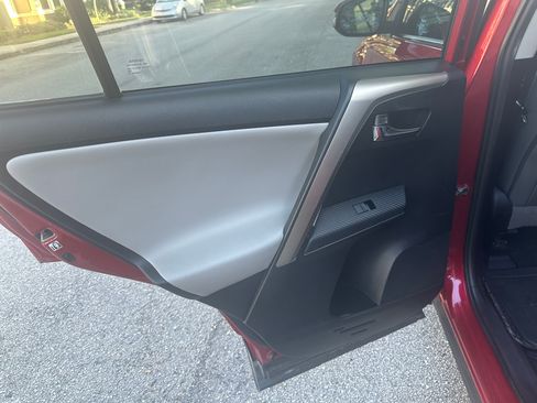 Used 2015 Toyota RAV4 Limited w/ Technology Package image 22