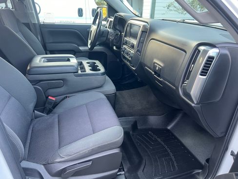 Used 2018 Chevrolet Silverado 1500 LT w/ LT Eassist Package image 15