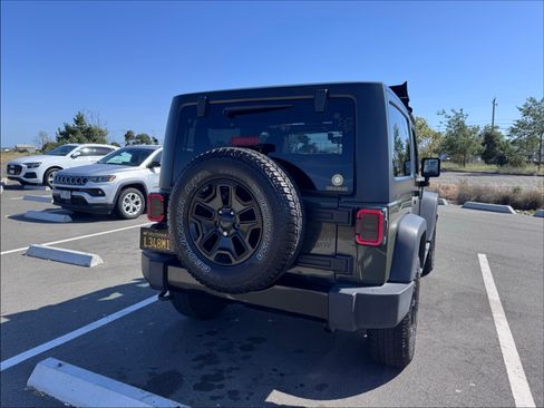 Used 2015 Jeep Wrangler Sport AWD/4WD image 6