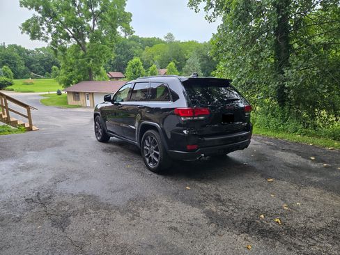 Used 2021 Jeep Grand Cherokee Trailhawk w/ Trailhawk Luxury Group AWD/4WD image 4