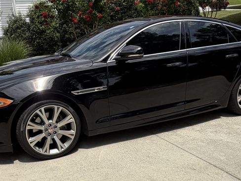 Used 2015 Jaguar XJ AWD image 4