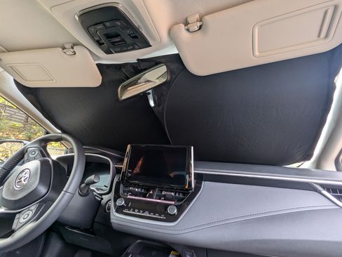 Used 2024 Toyota Corolla XLE image 27