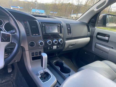 Used 2016 Toyota Sequoia Limited w/ Safety & Convenience Package AWD/4WD image 10