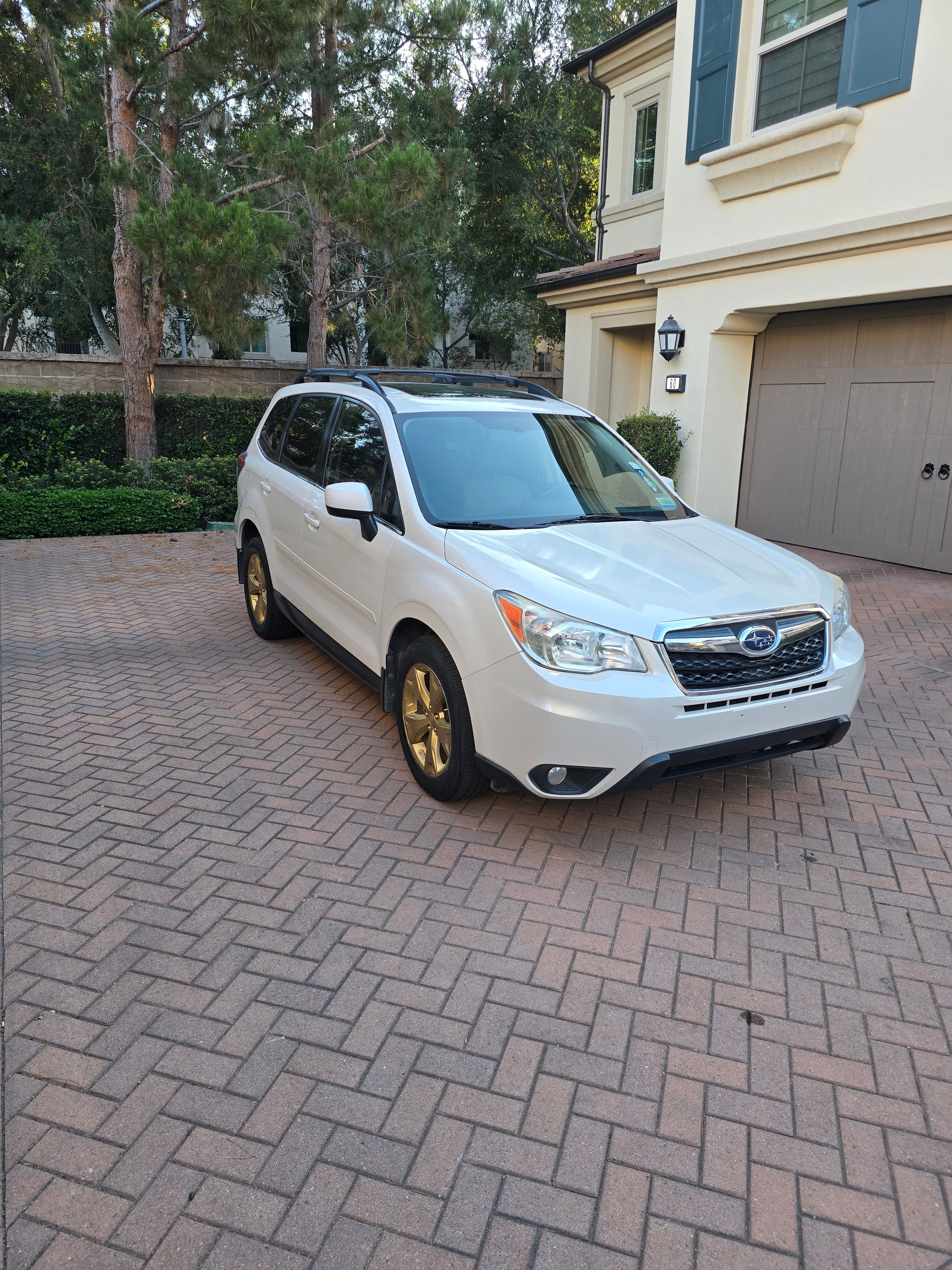 Used 2014 Subaru Forester 2.5i Limited AWD/4WD image 2