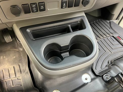 Used 2013 Nissan NV High Roof RWD image 19