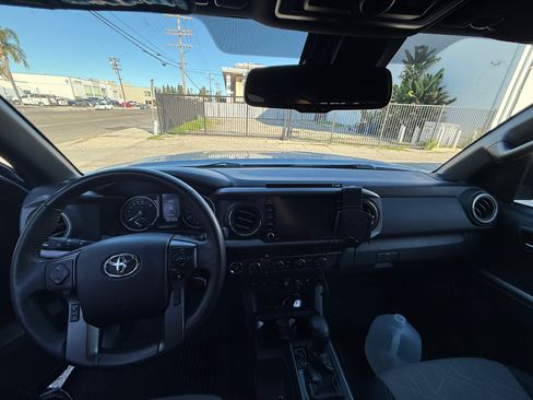 Used 2021 Toyota Tacoma TRD Off-Road w/ Technology Package image 10