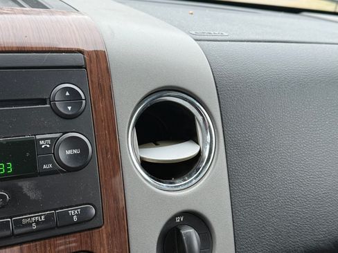 Used 2004 Ford F150 Lariat image 19