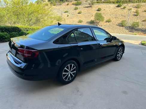 Used 2016 Volkswagen Jetta SE FWD image 17