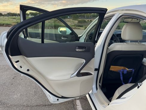 Used 2013 Lexus IS 250 w/ Premium Pkg Value Edition RWD image 21