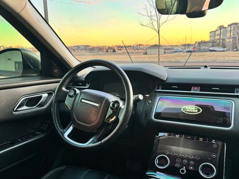 Used 2018 Land Rover Range Rover Velar S image 17