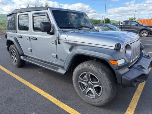 Used 2018 Jeep Wrangler Unlimited Sport S AWD/4WD image 6