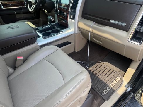 Used 2011 RAM 1500 Laramie image 10