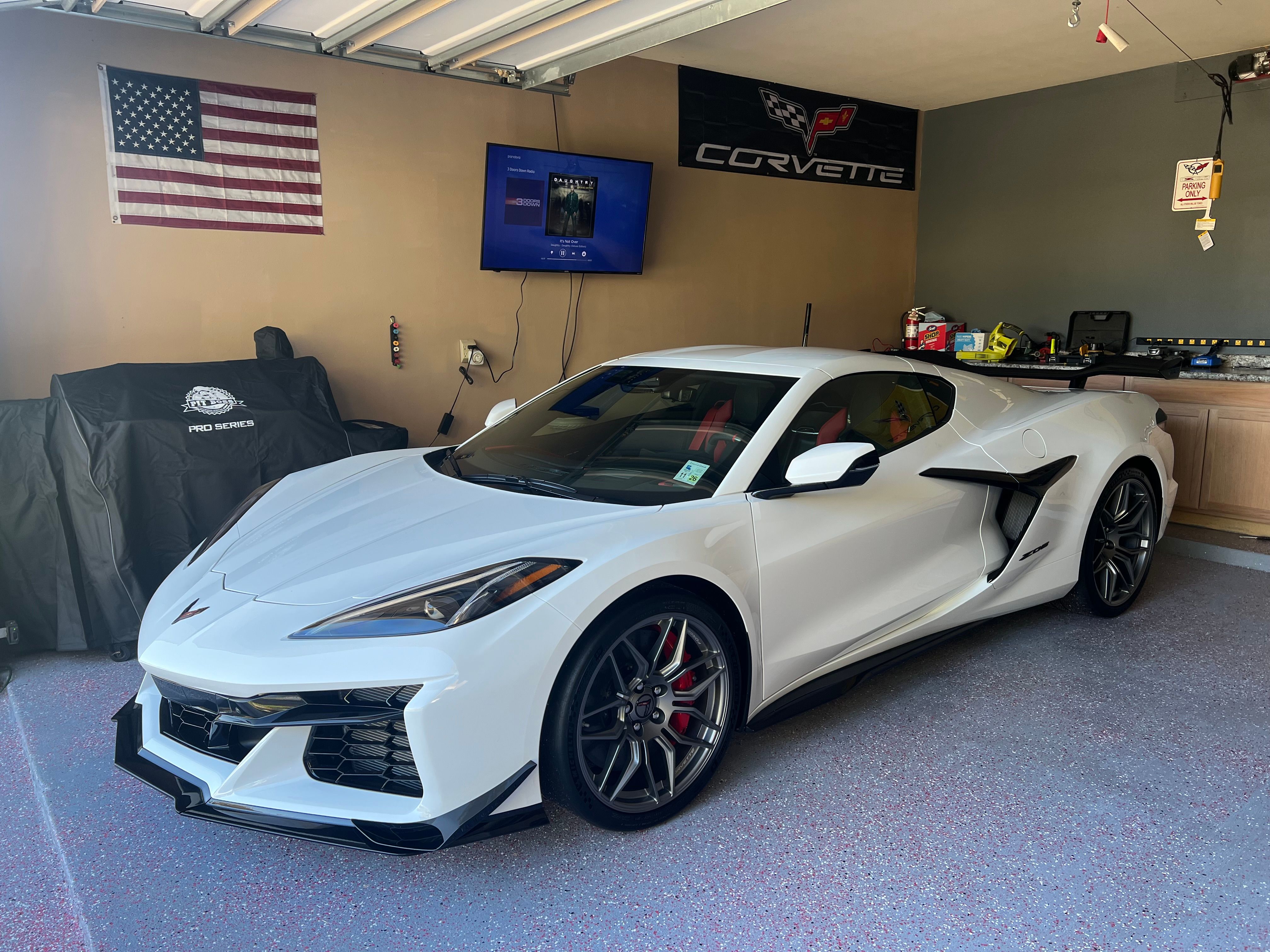 Used 2025 Chevrolet Corvette Z06 w/ Z07 Performance Package RWD image 11