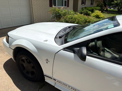 Used 2000 Ford Mustang Coupe RWD image 8