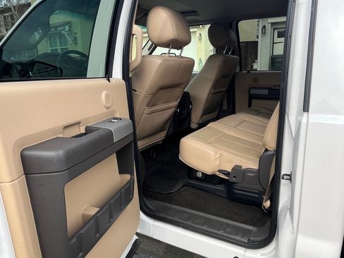 Used 2016 Ford F250 Lariat w/ Lariat Ultimate Package image 8