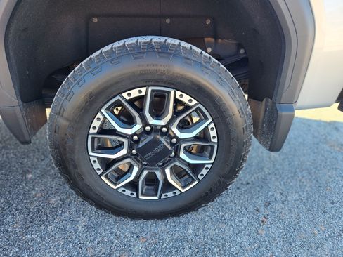 Used 2023 GMC Sierra 3500 Denali w/ Denali Ultimate Package image 14