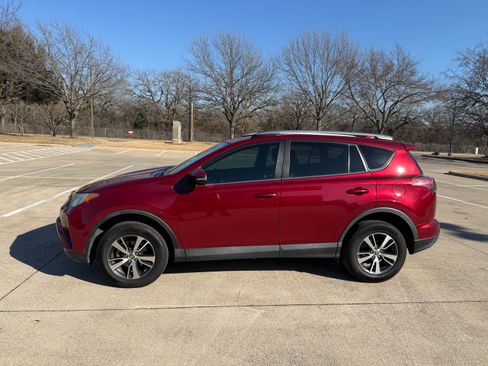 Used 2018 Toyota RAV4 XLE w/ Plus Extra Value Package image 1