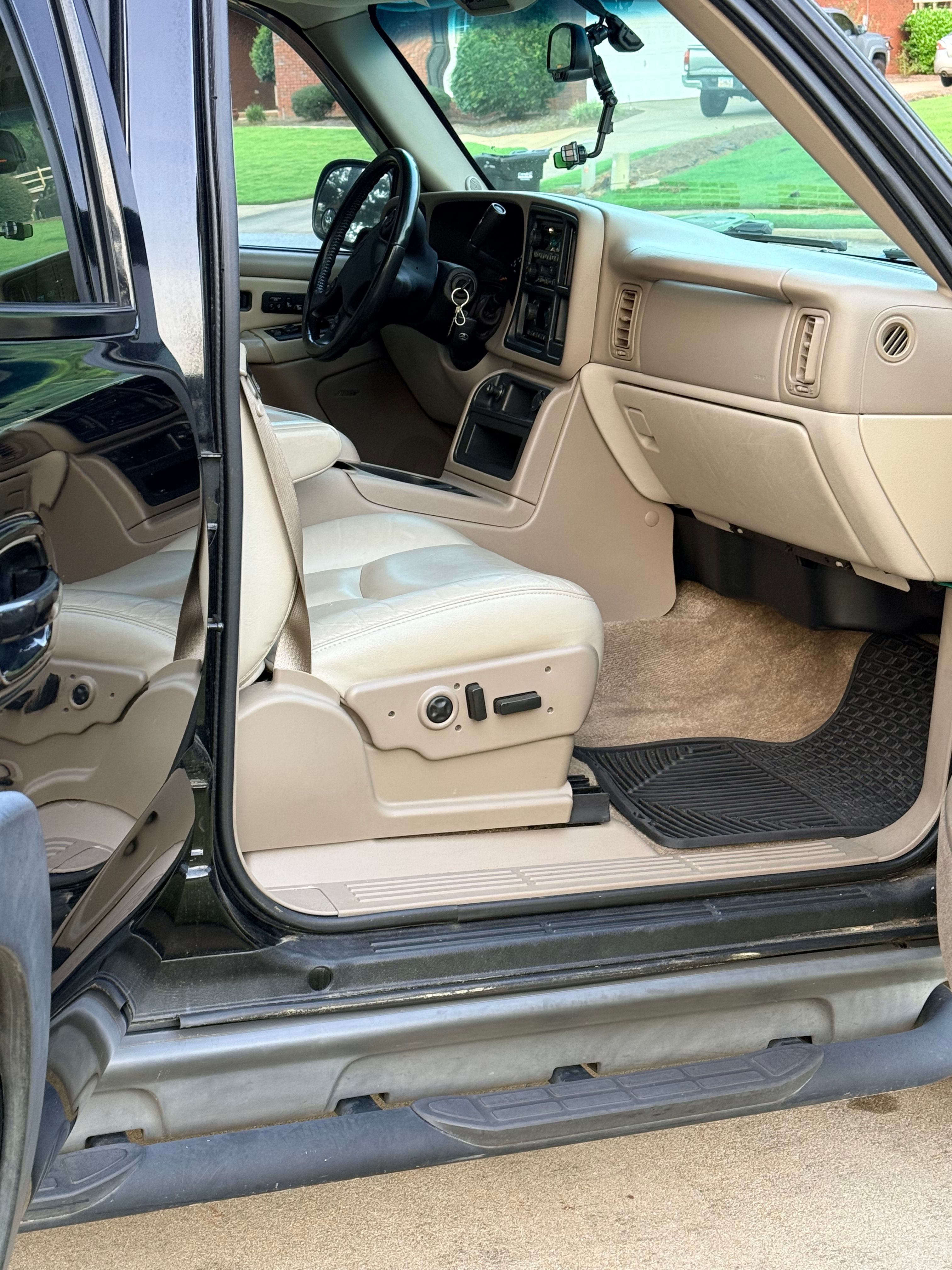Used 2003 Chevrolet Tahoe Z71 AWD/4WD image 27