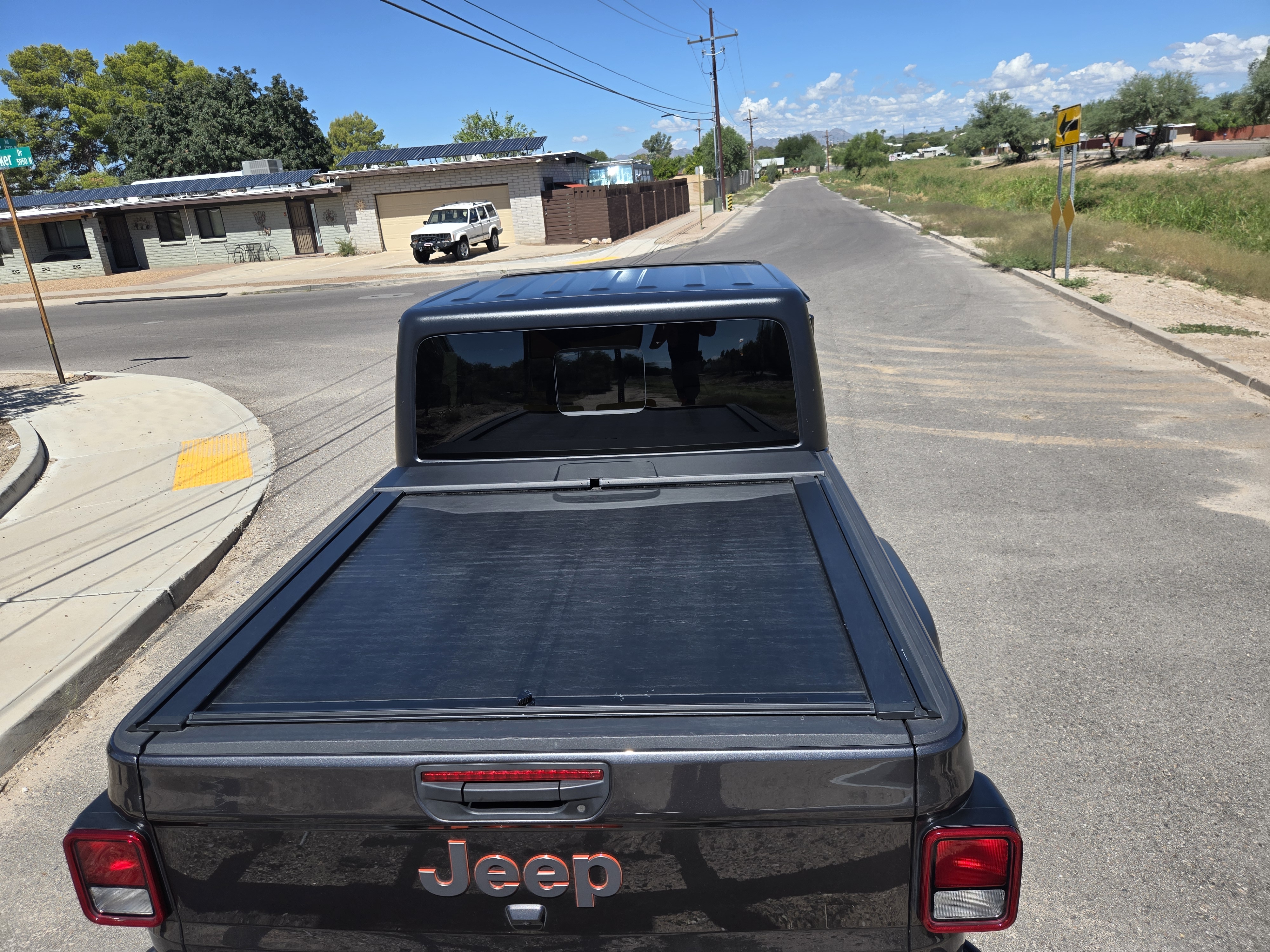 Used 2021 Jeep Gladiator Mojave AWD/4WD image 12