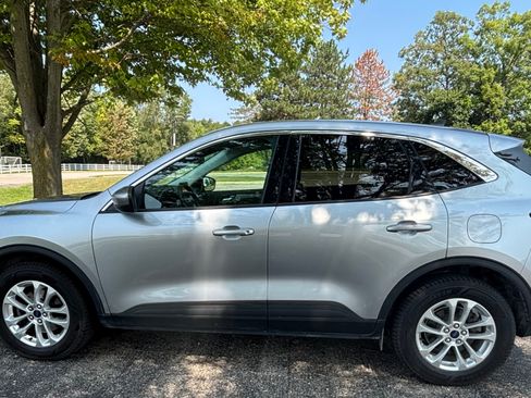 Used 2021 Ford Escape SE w/ Convenience Package AWD/4WD image 1